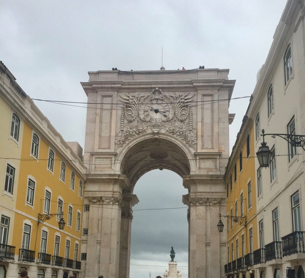 A short visit to Lisbon; prioritize the best #lisbon #shortvisit #weekendgetaway #lisbonvisit